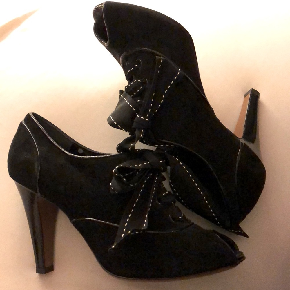 Moschino Cheap and Chic 37.5 7.5 peep toe lace up spectator suede heels retro - Picture 1 of 8